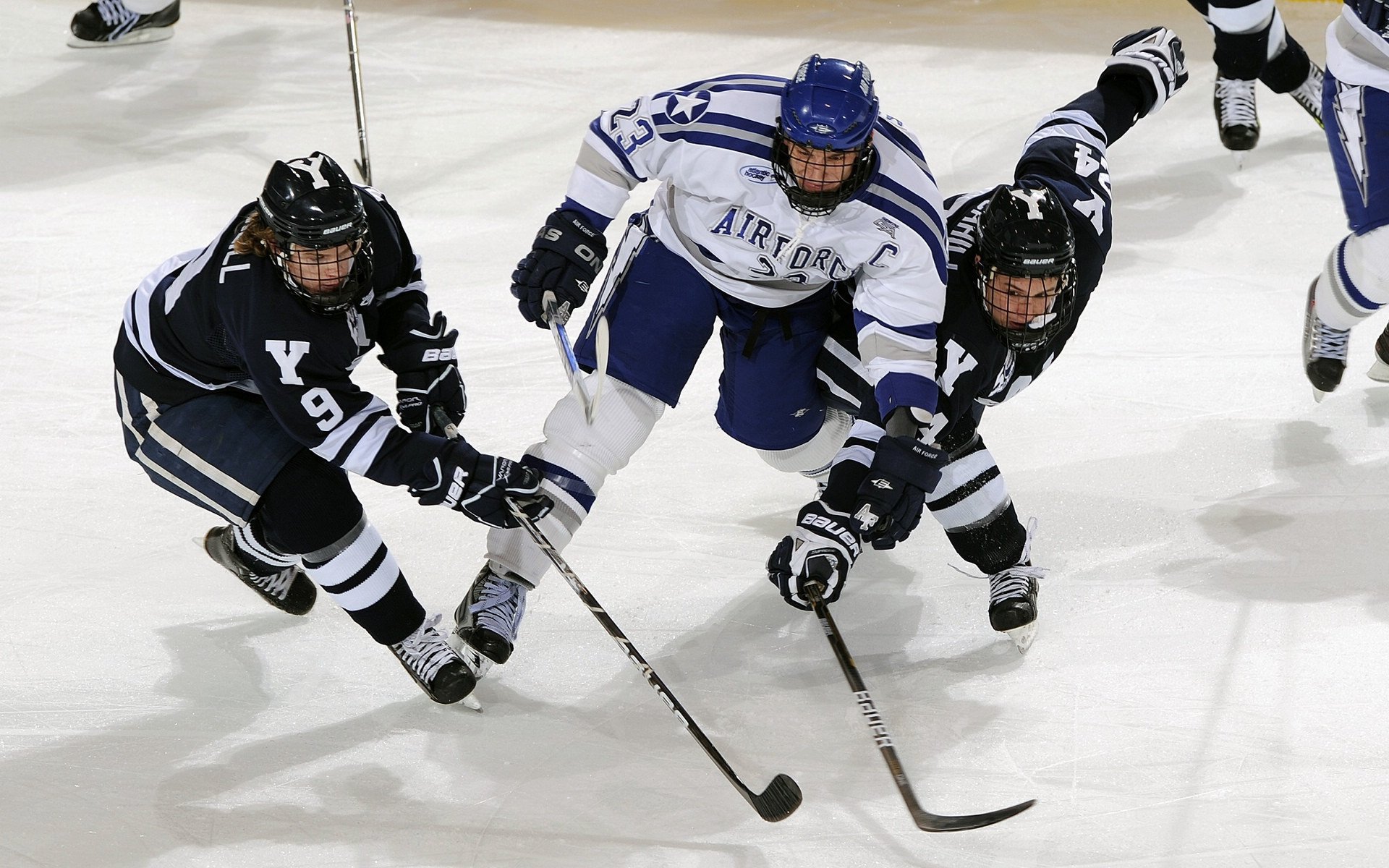 Ming赛事官方发布回归赛场新规，曼联争议不断！